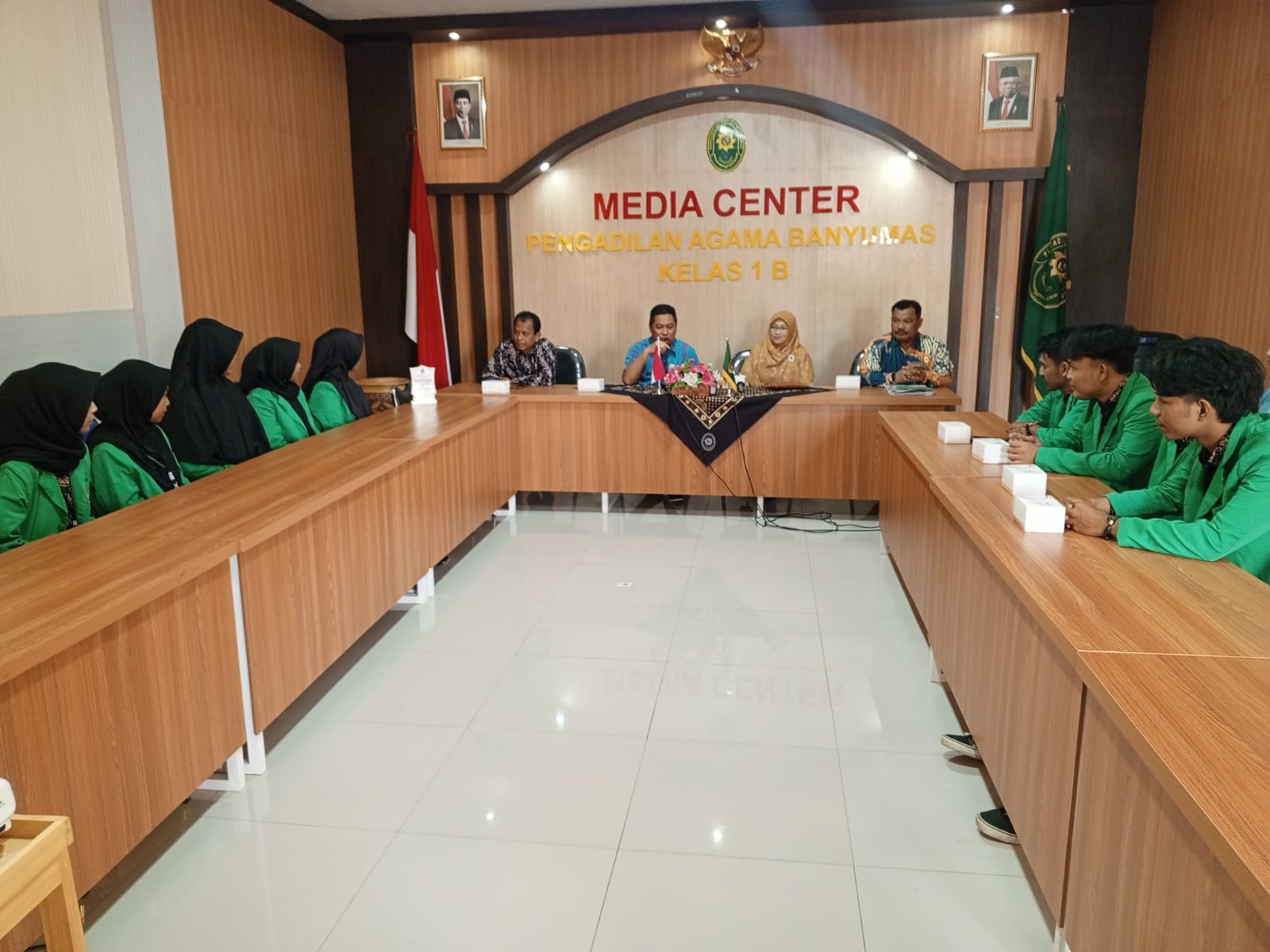 Foto serah terima Mhs UIN Saizu 2 15082024