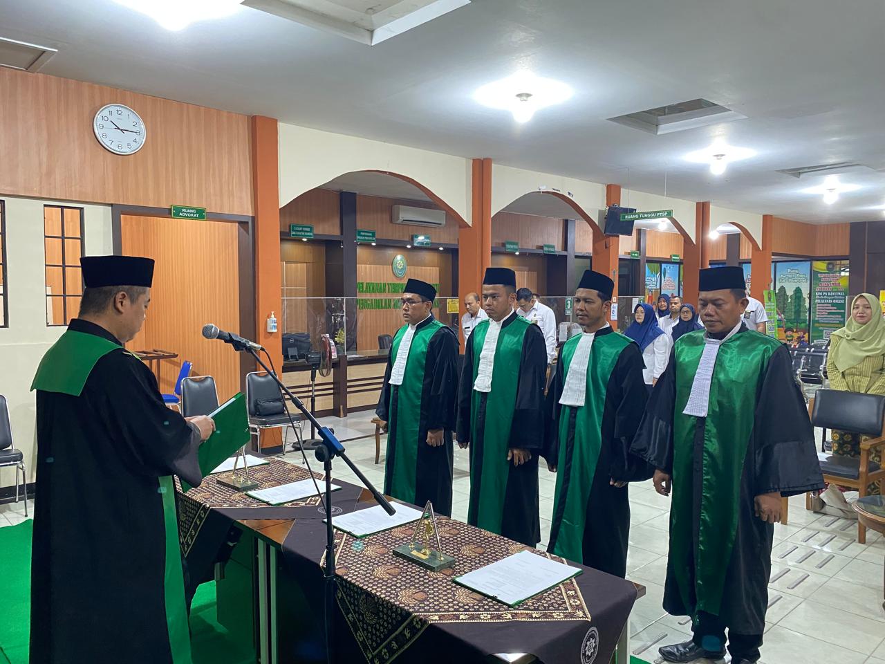 Foto Pelantikan Hakim 1 04112024